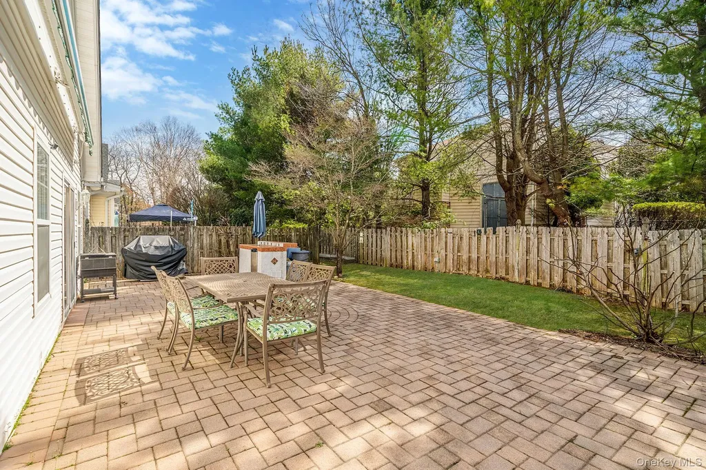4 Alexandra Drive Middle Island NY 11953