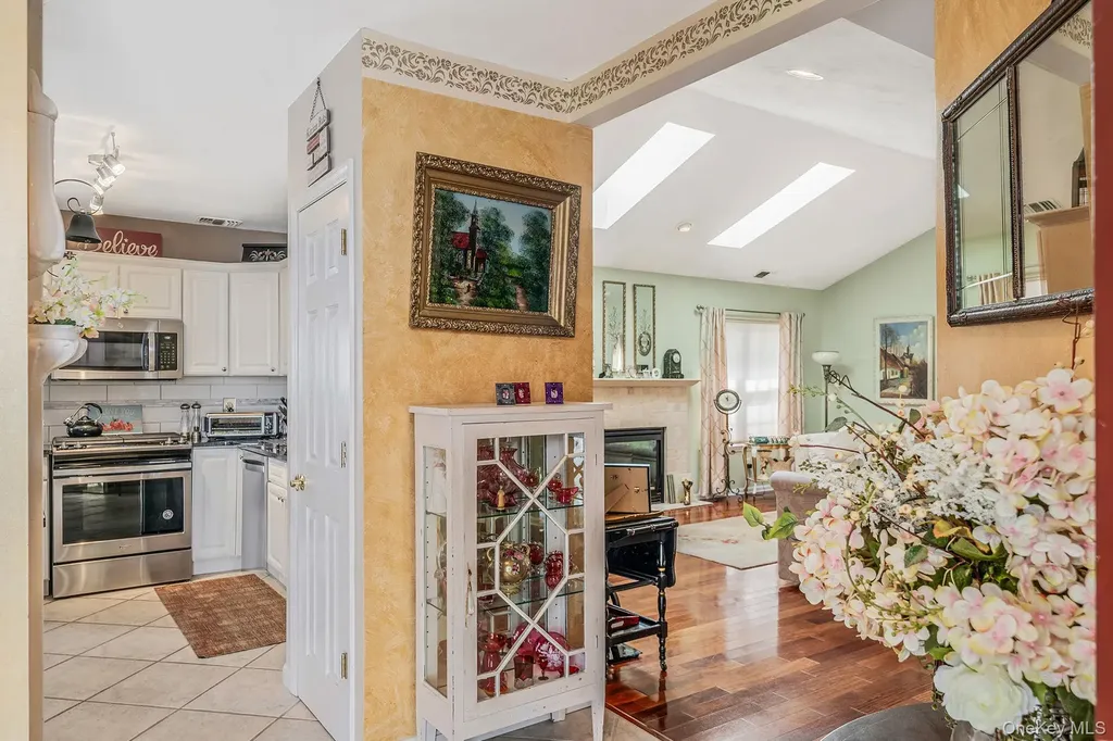4 Alexandra Drive Middle Island NY 11953