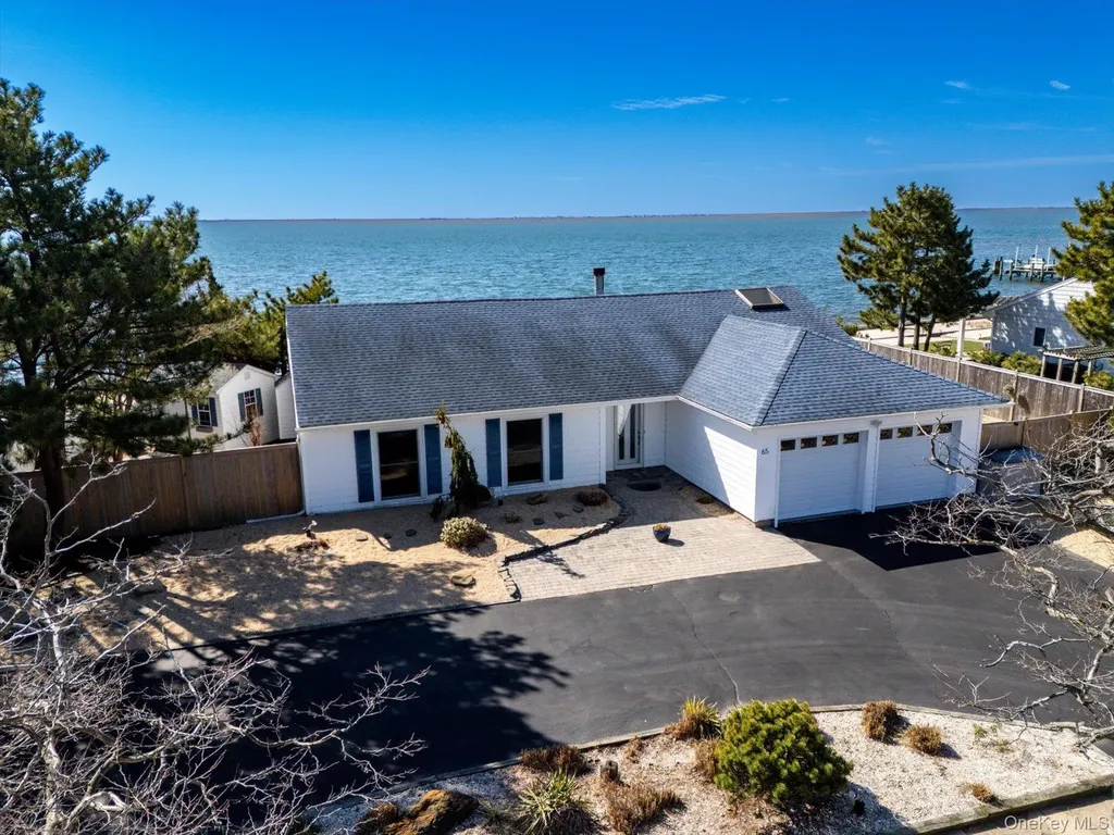 65 Shore Drive S Copiague NY 11726