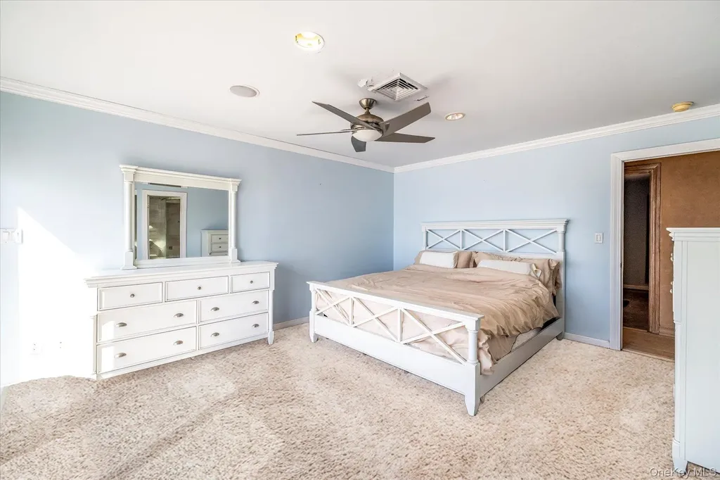 65 Shore Drive S Copiague NY 11726