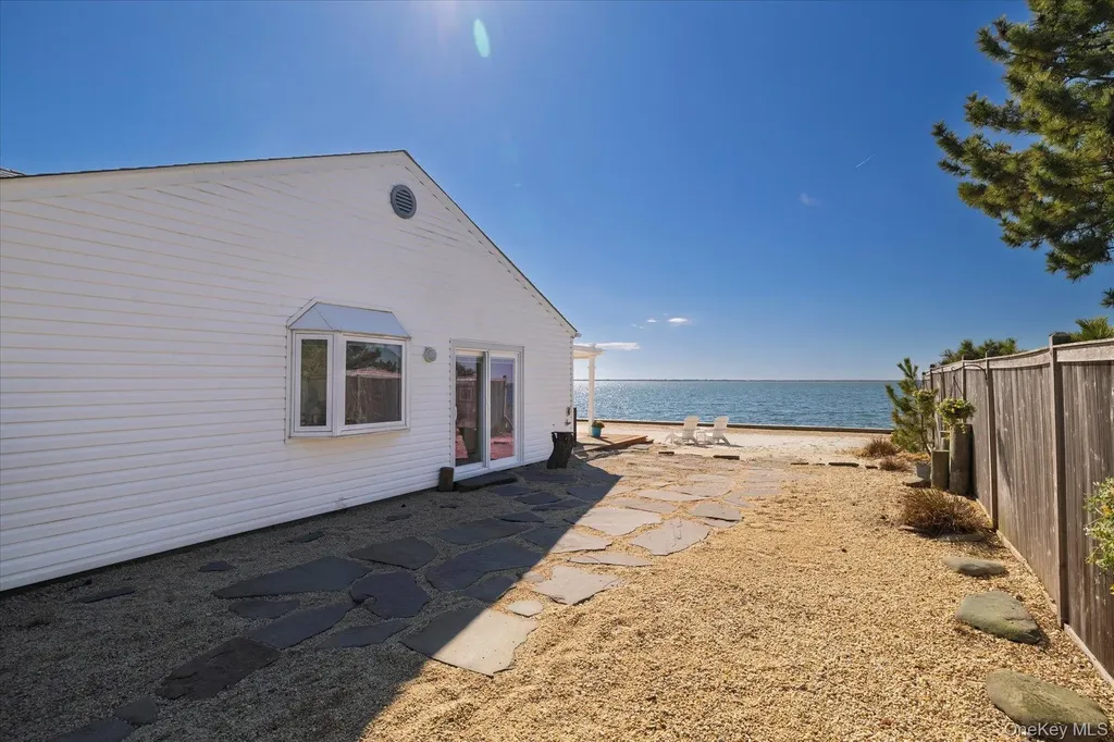 65 Shore Drive S Copiague NY 11726