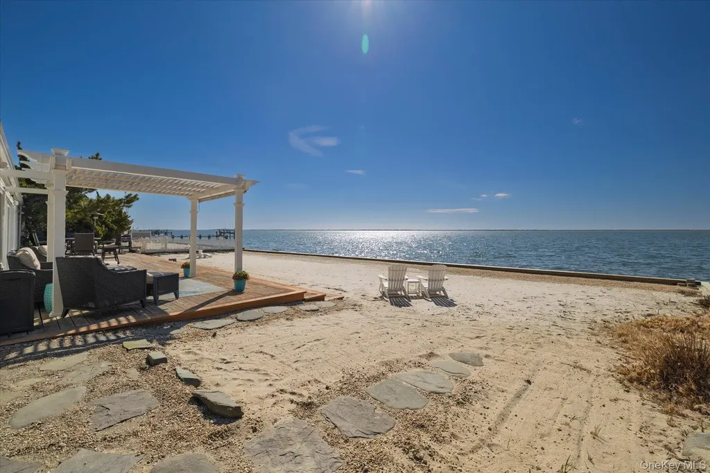 65 Shore Drive S Copiague NY 11726