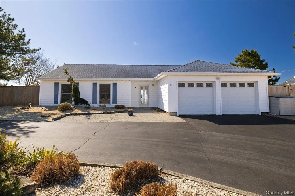 65 Shore Drive S Copiague NY 11726