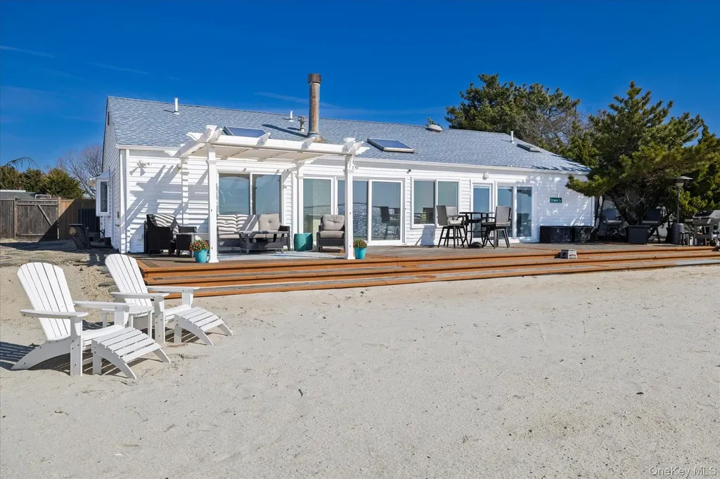 65 Shore Drive S Copiague NY 11726
