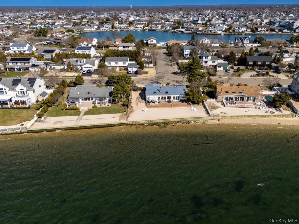 65 Shore Drive S Copiague NY 11726