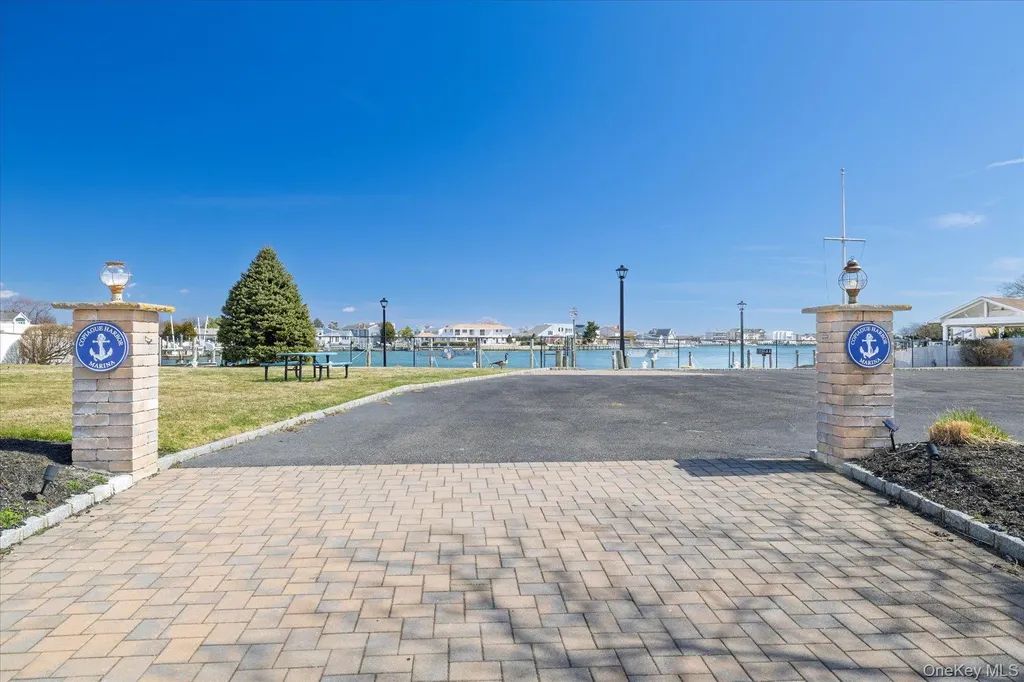 65 Shore Drive S Copiague NY 11726
