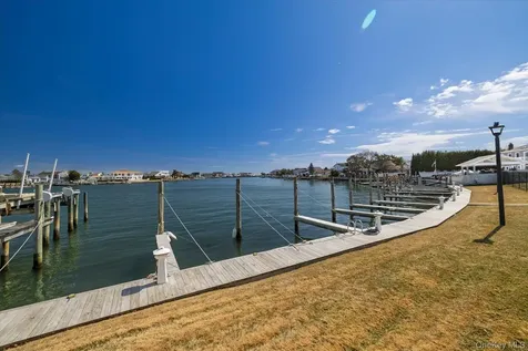 65 Shore Drive S Copiague NY 11726