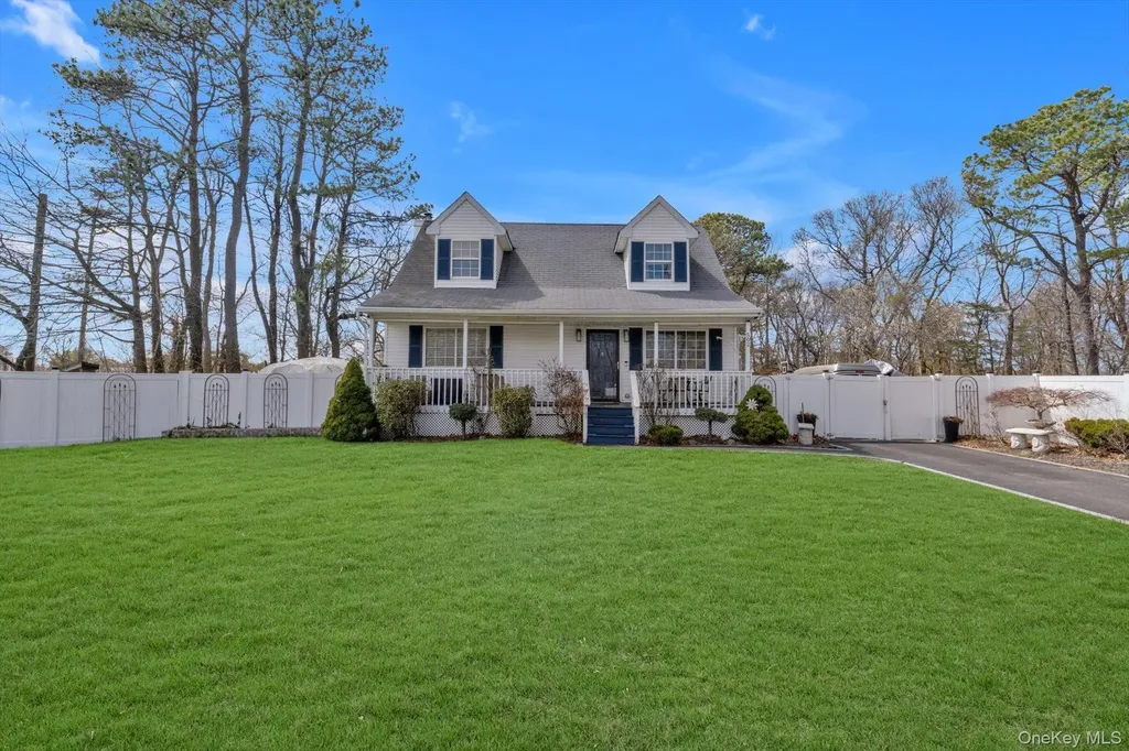 502 Station Road Bellport NY 11713