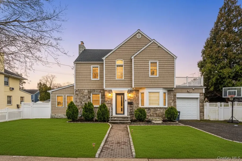 30 Alicia Court Hempstead NY 11550
