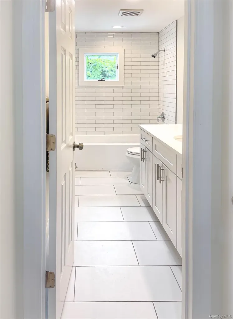 22 Brian Drive East Islip NY 11730