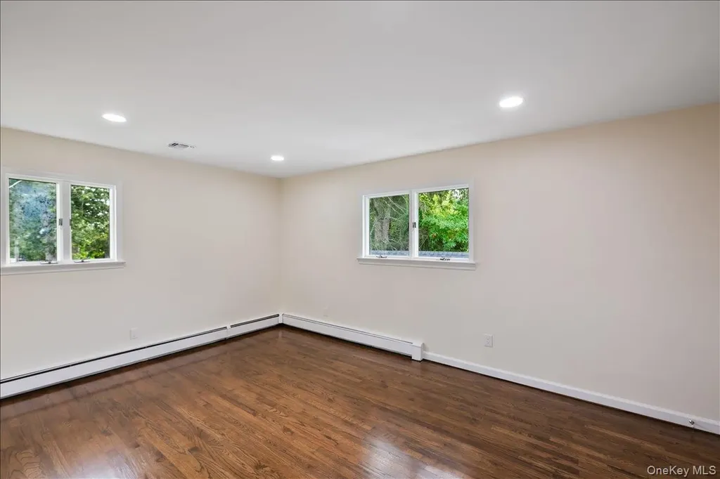 22 Brian Drive East Islip NY 11730