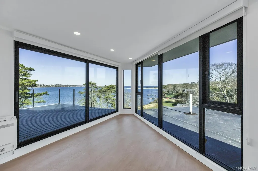 10 Bay View Drive Hampton Bays NY 11946