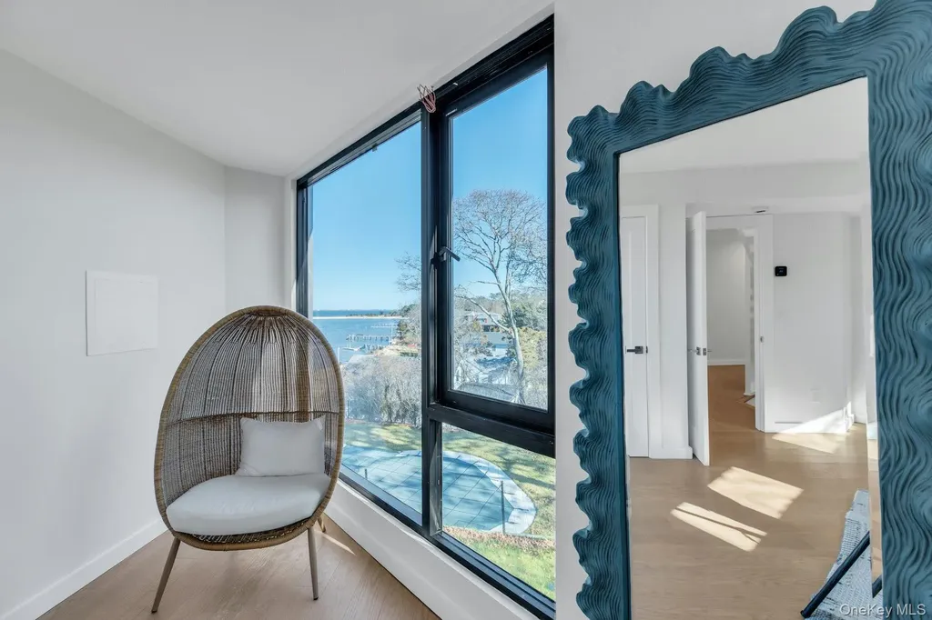 10 Bay View Drive Hampton Bays NY 11946
