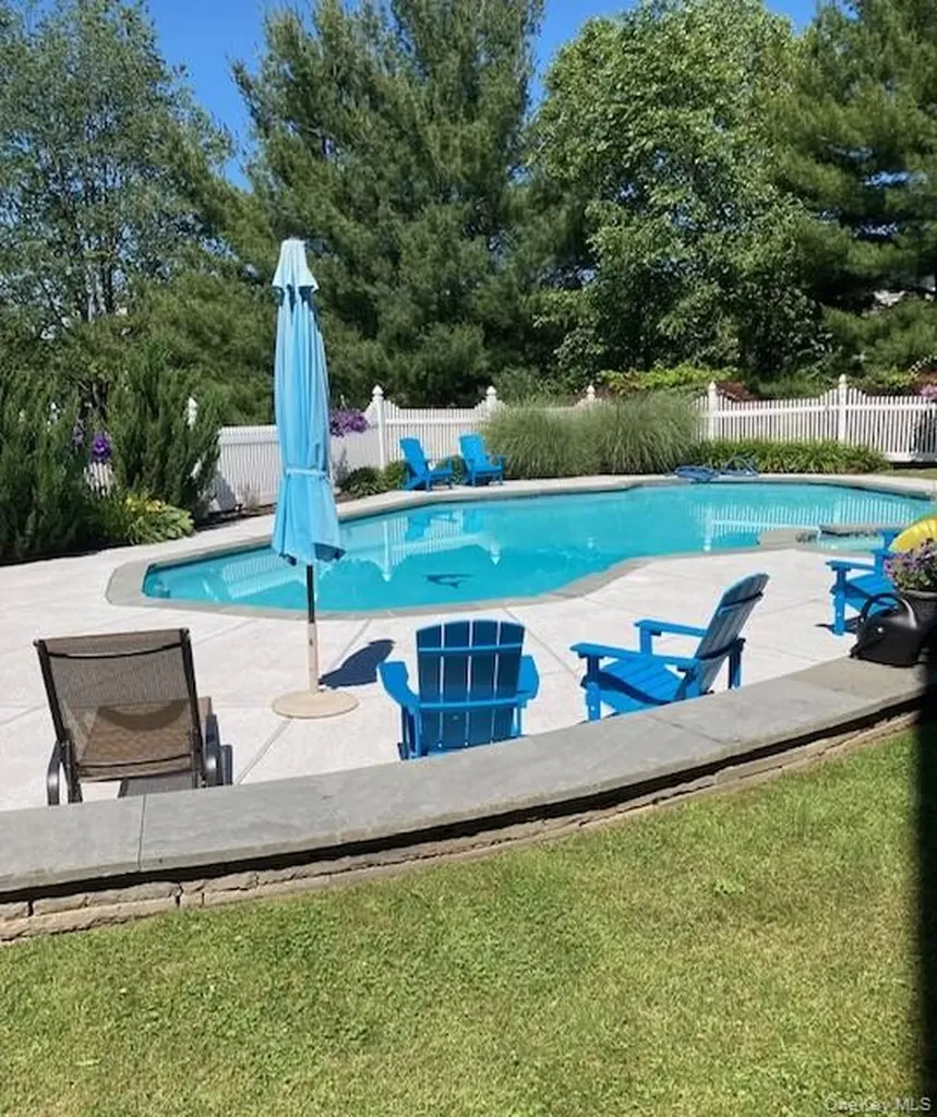 5 Quaker Mill Run Florida NY 10921