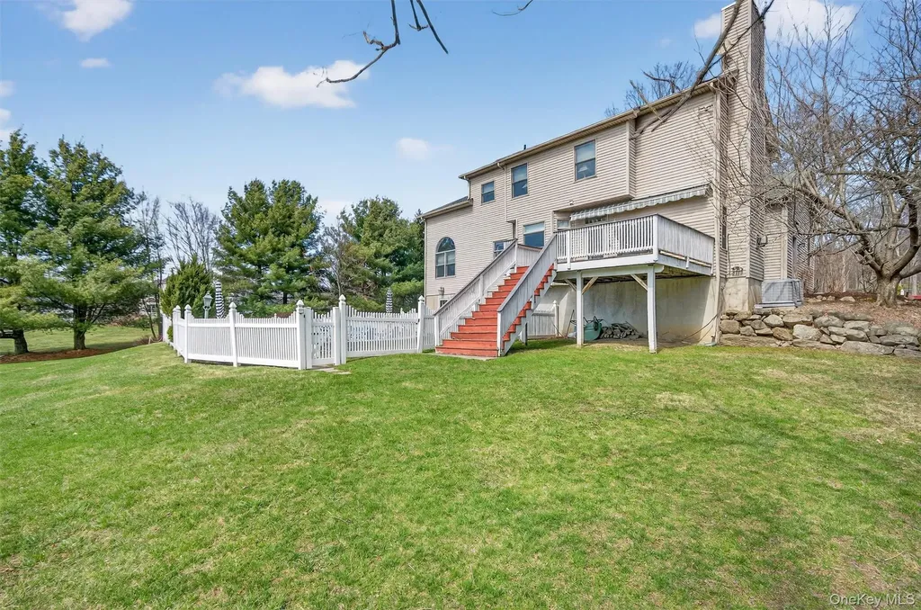 5 Quaker Mill Run Florida NY 10921