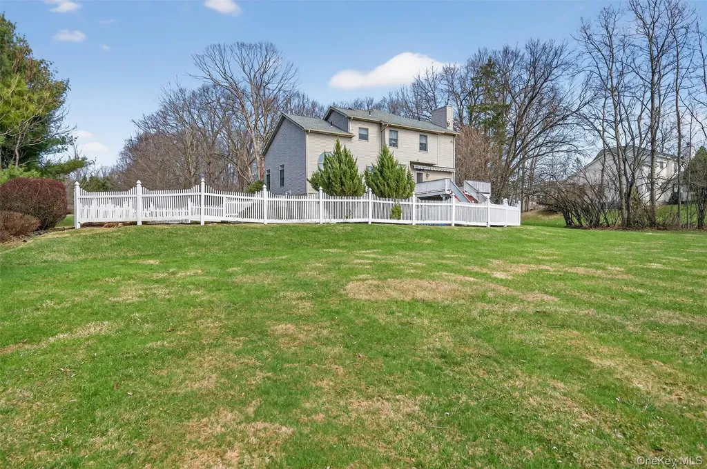 5 Quaker Mill Run Florida NY 10921