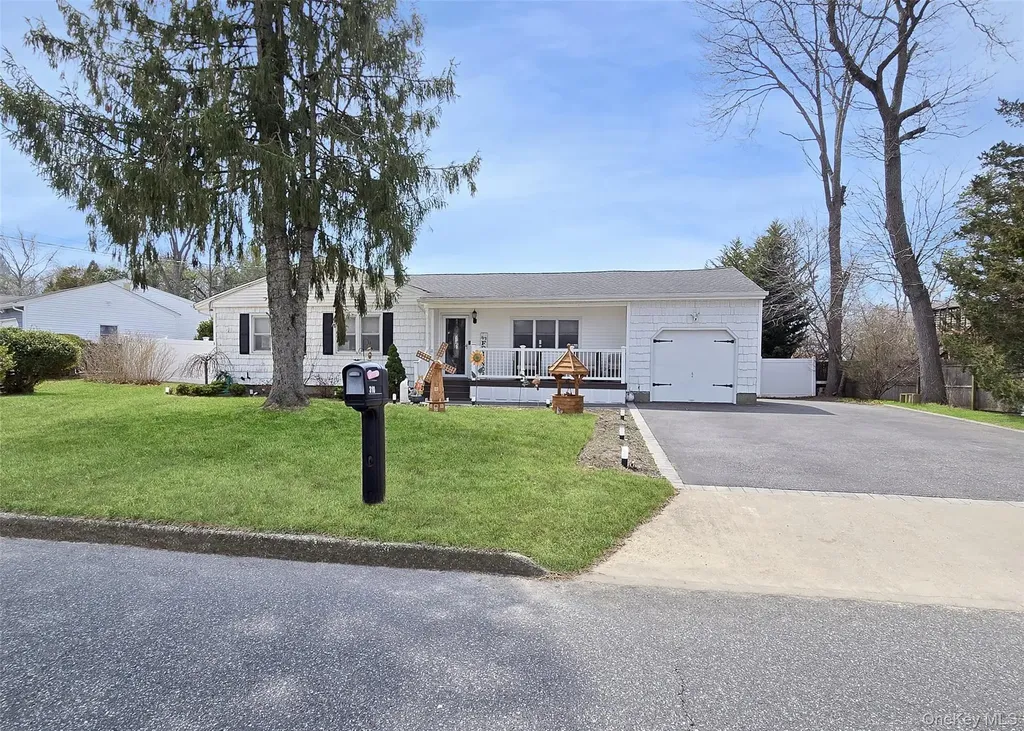 310 Browns Road Nesconset NY 11767