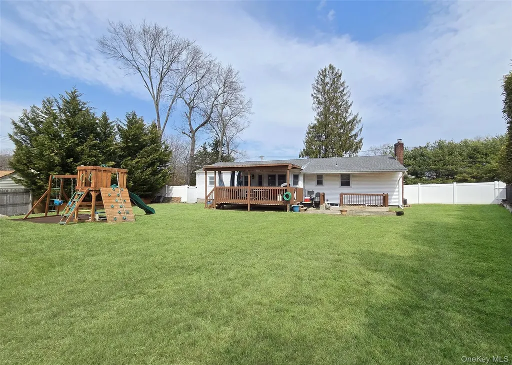 310 Browns Road Nesconset NY 11767