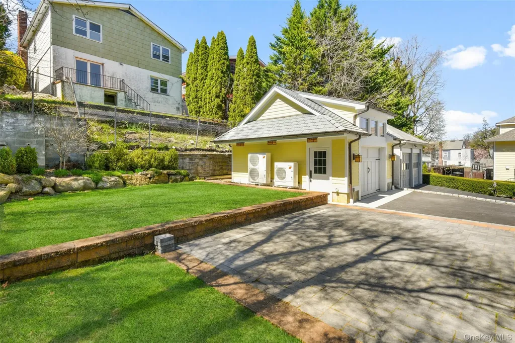 415 Eighth Avenue Pelham NY 10803