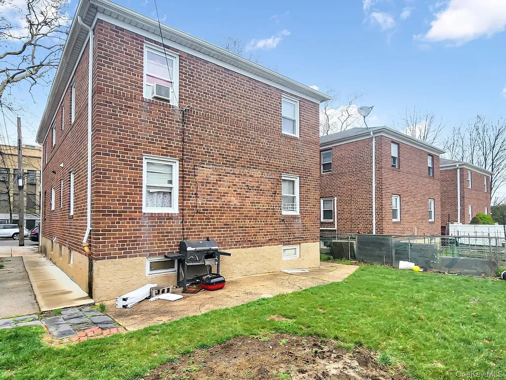 192-14 35th Avenue Flushing NY 11358