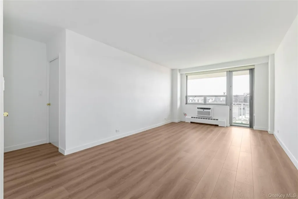 61-15 97 Rego Park NY 11374