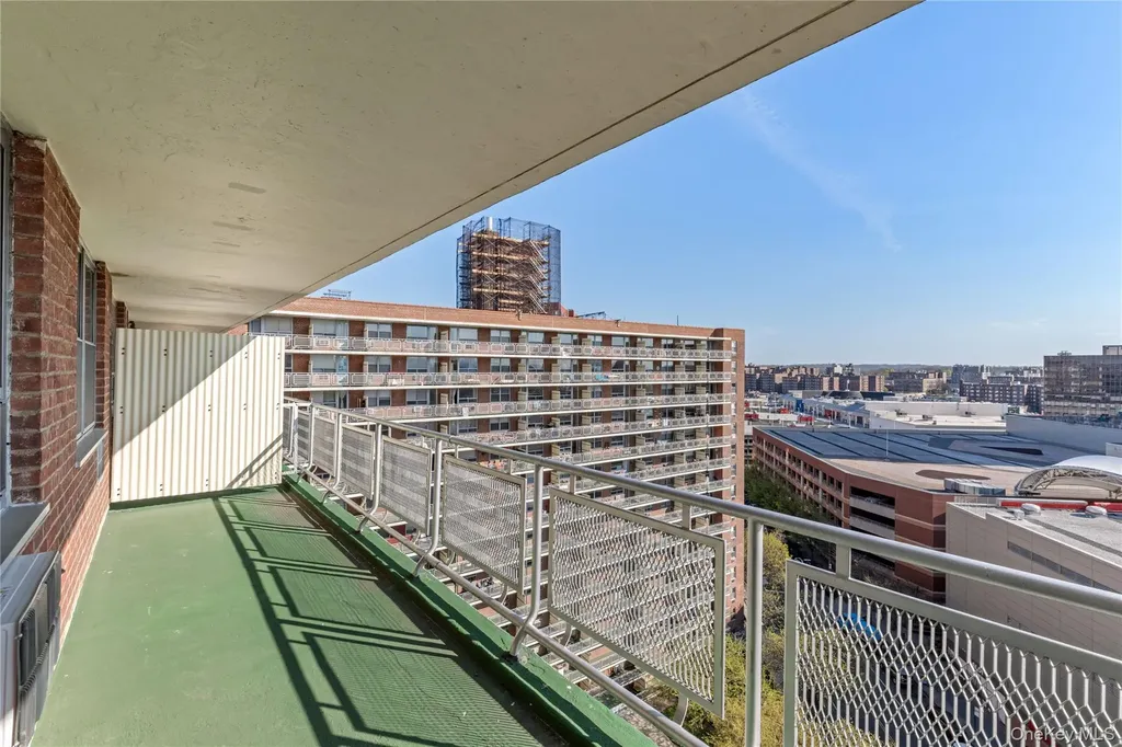 61-15 97 Rego Park NY 11374