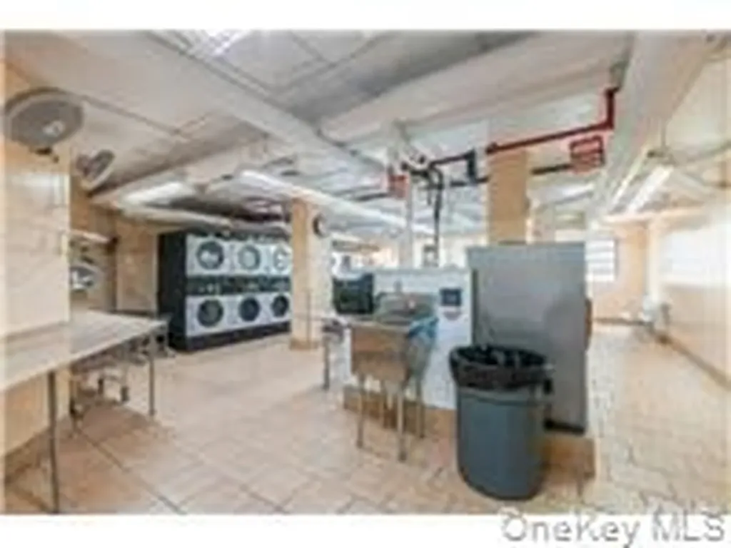 61-15 97 Rego Park NY 11374