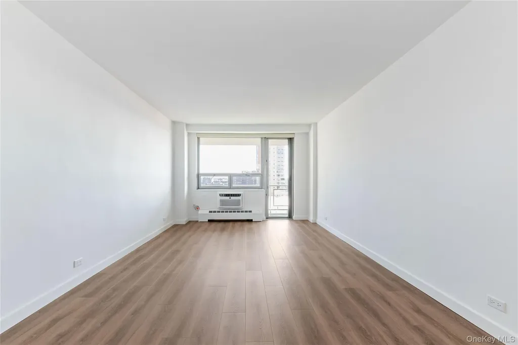 61-15 97 Rego Park NY 11374