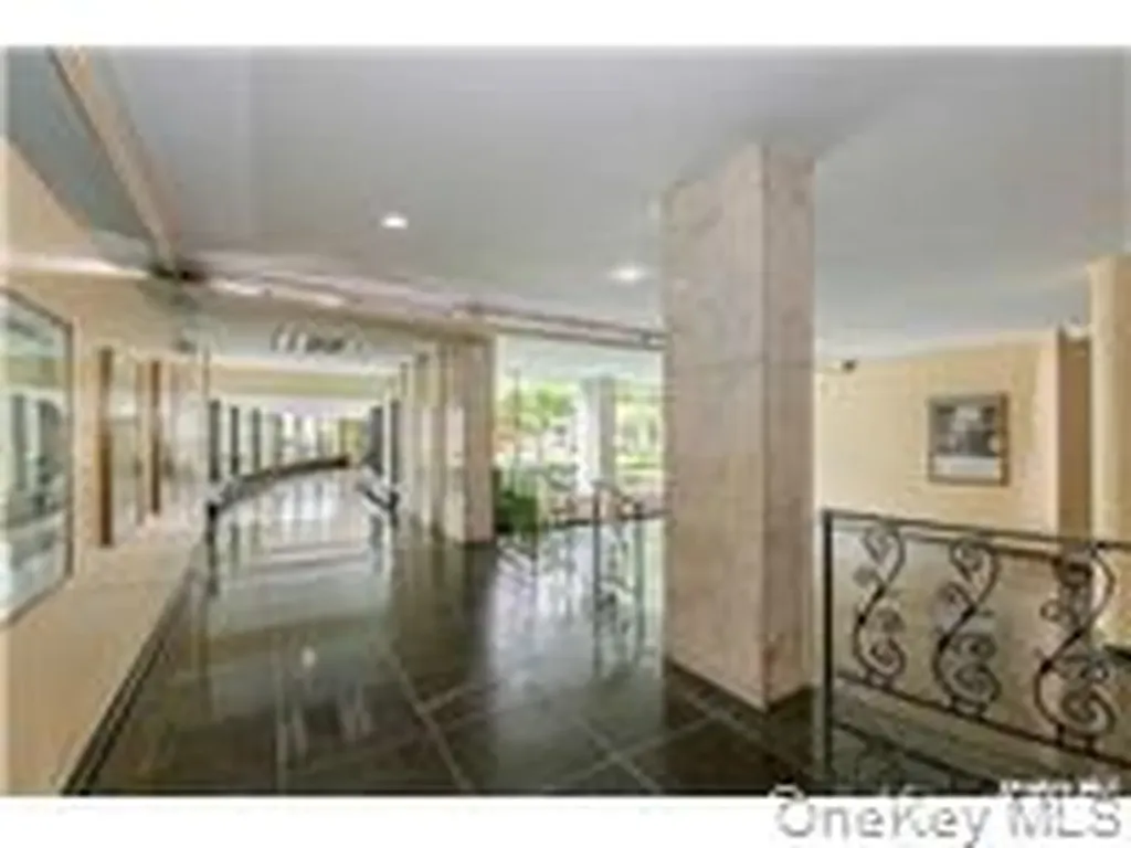 61-15 97 Rego Park NY 11374