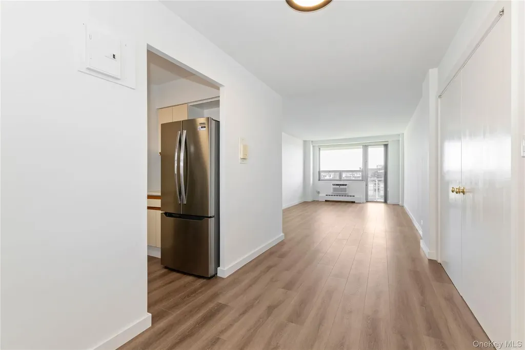 61-15 97 Rego Park NY 11374