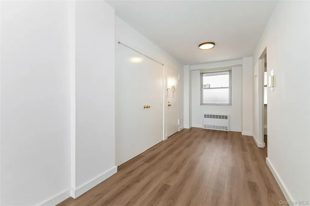 61-15 97 Rego Park NY 11374