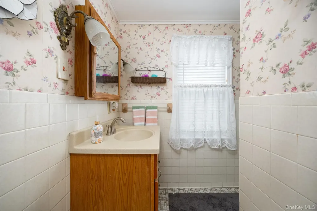 14 Lown Court Poughkeepsie NY 12603