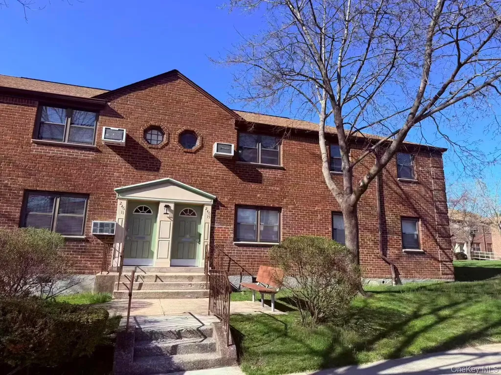 246-15 57 Drive Douglaston NY 11362