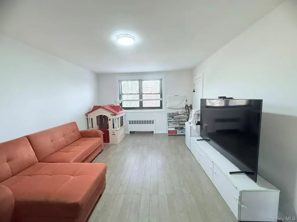 246-15 57 Drive Douglaston NY 11362