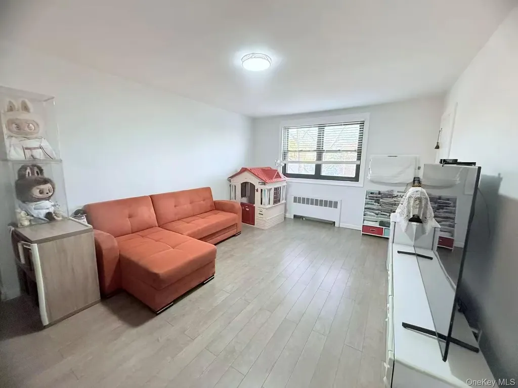 246-15 57 Drive Douglaston NY 11362