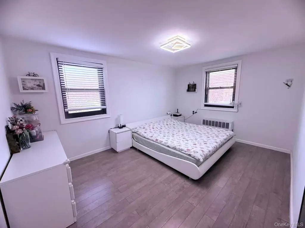 246-15 57 Drive Douglaston NY 11362