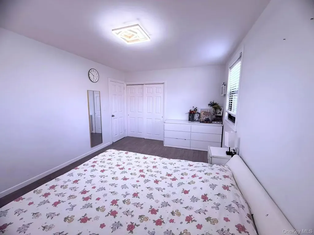 246-15 57 Drive Douglaston NY 11362