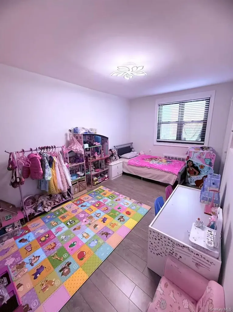 246-15 57 Drive Douglaston NY 11362