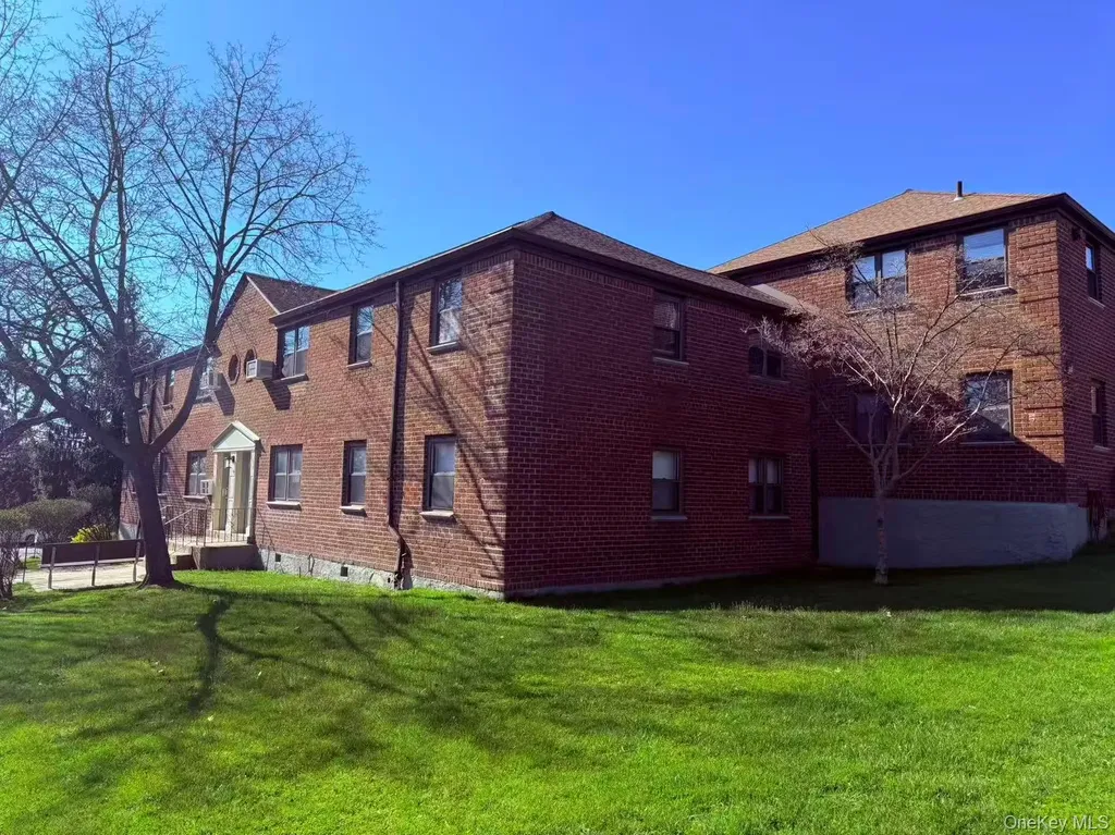 246-15 57 Drive Douglaston NY 11362
