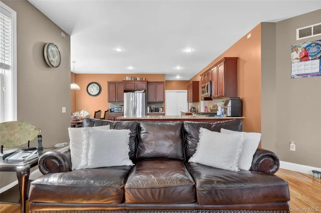 30 Meadowood Lane Wappingers Falls NY 12590