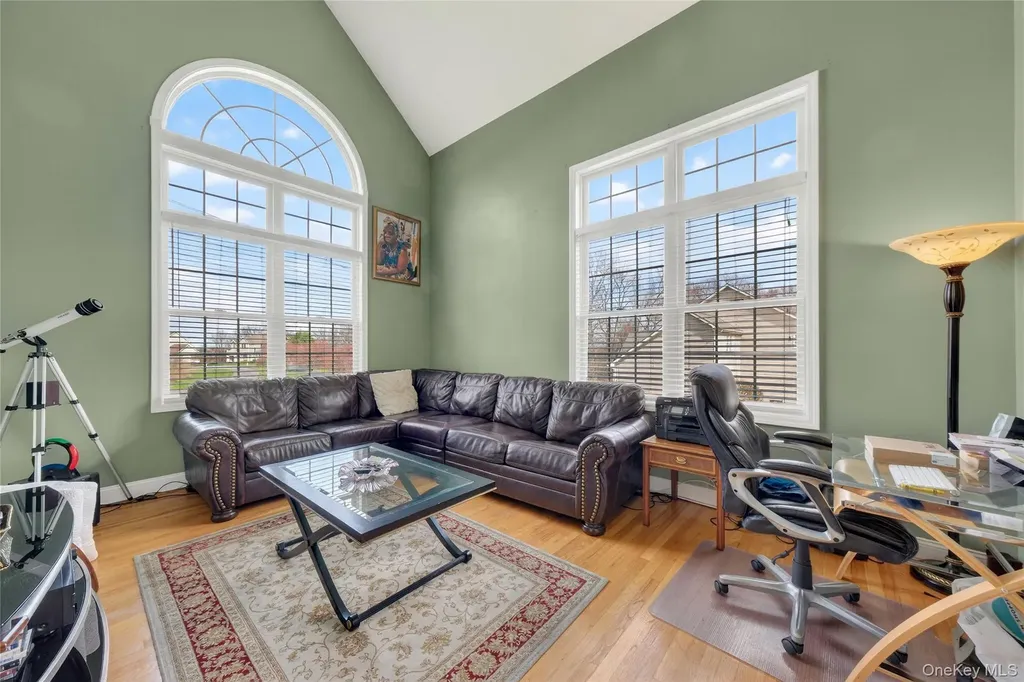 30 Meadowood Lane Wappingers Falls NY 12590