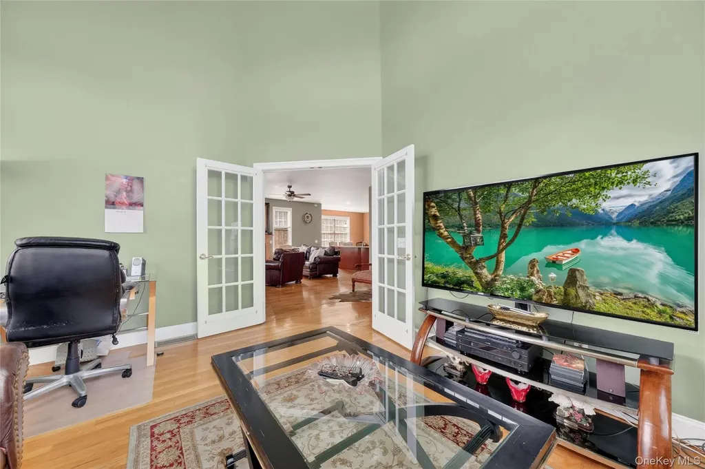 30 Meadowood Lane Wappingers Falls NY 12590