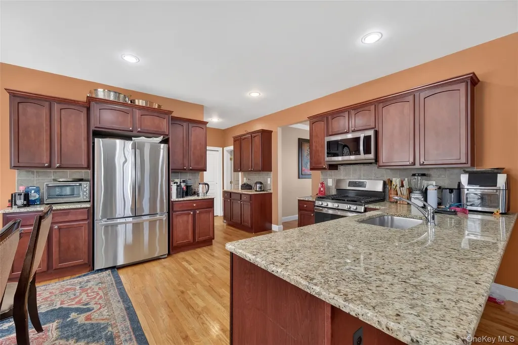30 Meadowood Lane Wappingers Falls NY 12590