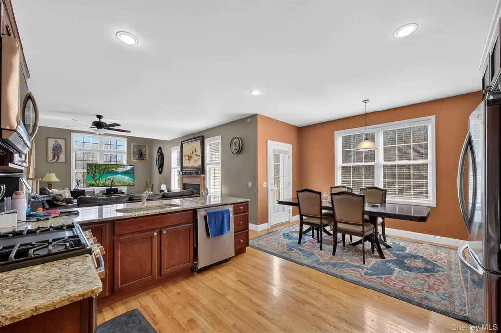 30 Meadowood Lane Wappingers Falls NY 12590