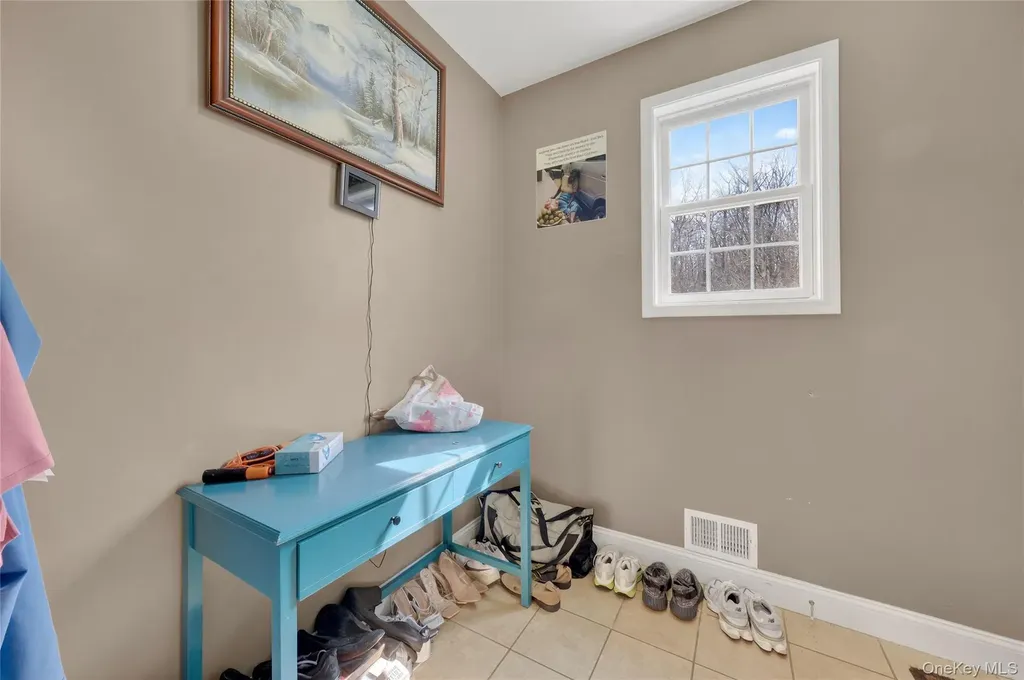 30 Meadowood Lane Wappingers Falls NY 12590