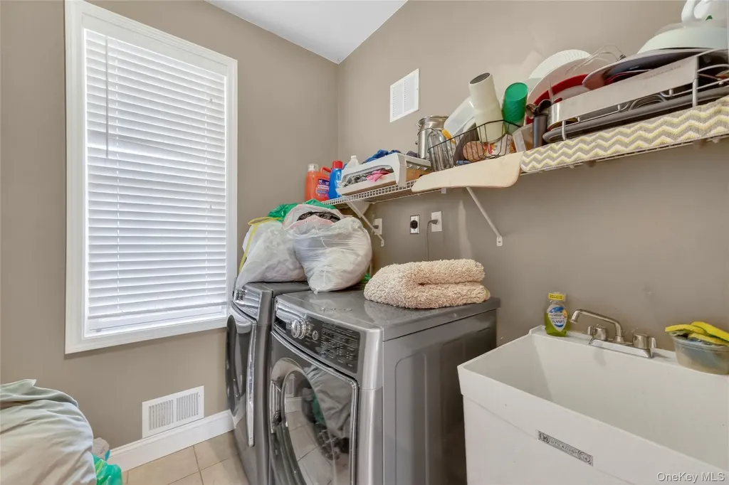 30 Meadowood Lane Wappingers Falls NY 12590