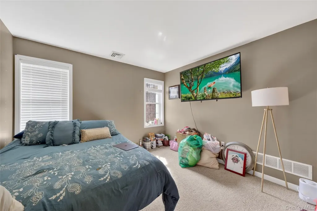 30 Meadowood Lane Wappingers Falls NY 12590