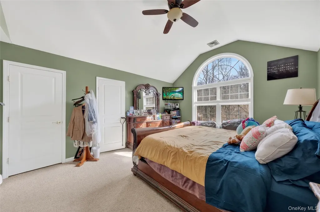 30 Meadowood Lane Wappingers Falls NY 12590