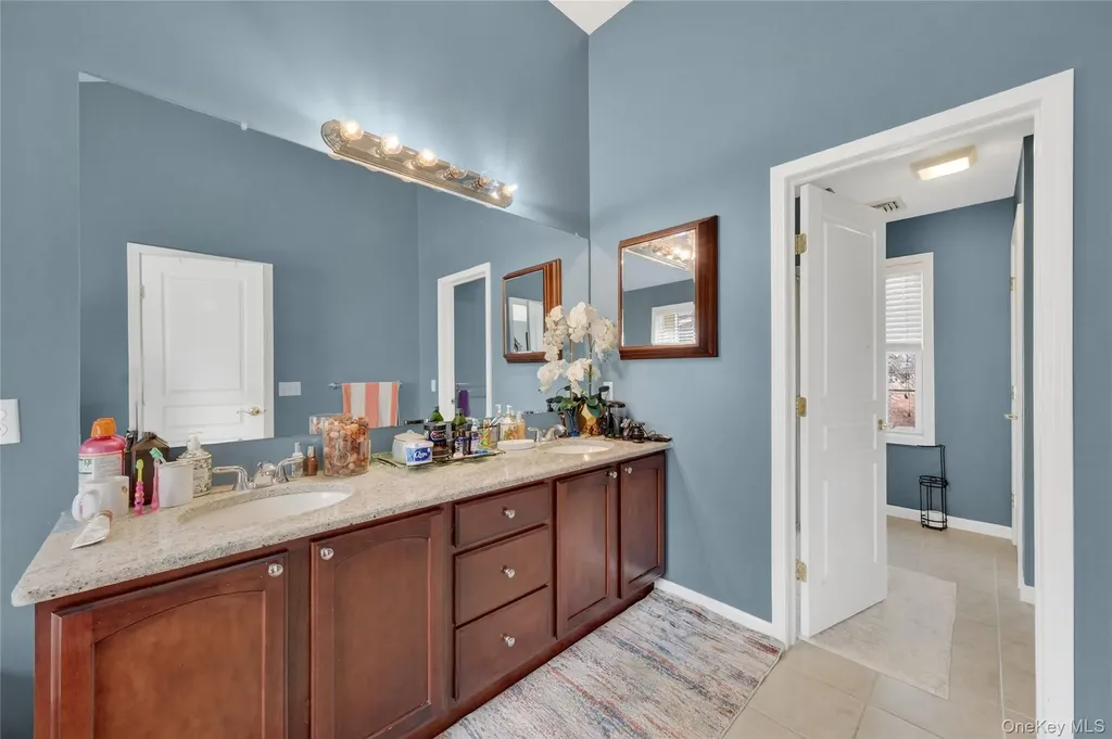 30 Meadowood Lane Wappingers Falls NY 12590