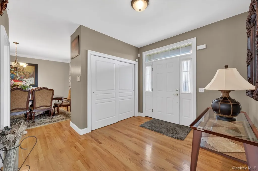 30 Meadowood Lane Wappingers Falls NY 12590
